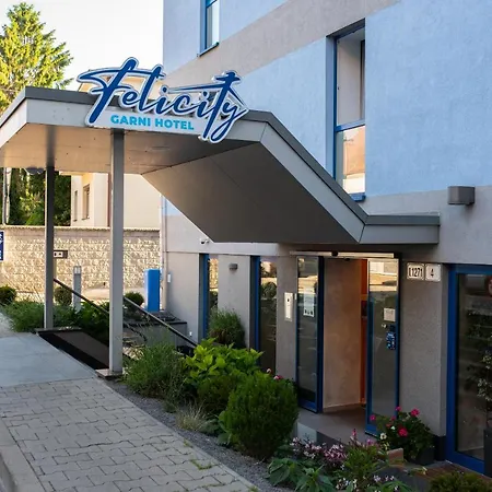 Felicity Garni Hotel