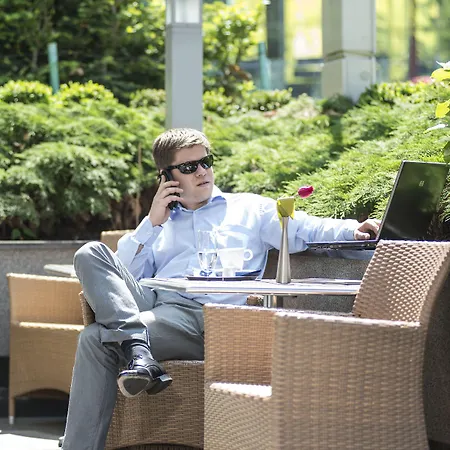 Ξενοδοχείο Felicity Garni 3*