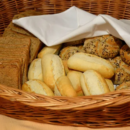 Felicity Garni براتسيلافا