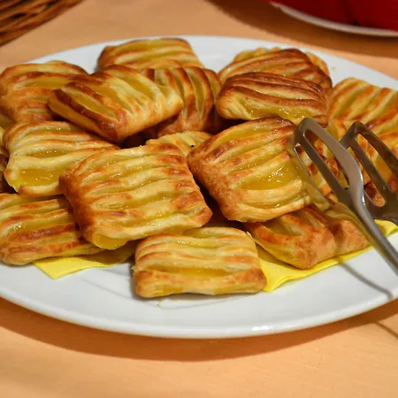 Hotel Felicity Garni 3*