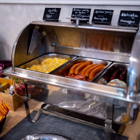 Felicity Garni 3* Bratislava