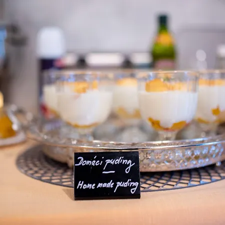 Felicity Garni 3* Μπρατισλάβα