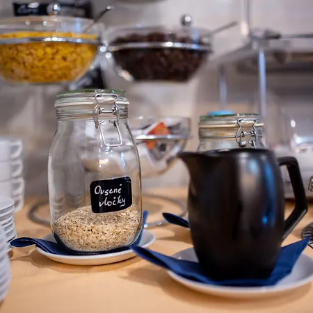 Felicity Garni 3* براتسيلافا