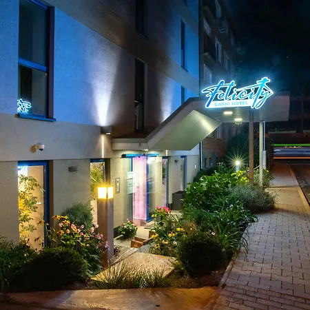 Ξενοδοχείο Felicity Garni 3*