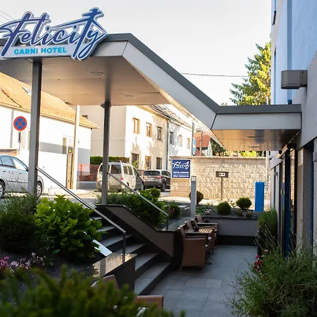 Felicity Garni 3* براتسيلافا