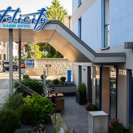 Felicity Garni Μπρατισλάβα