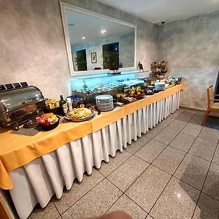 Felicity Garni Hotel