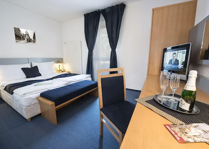 Felicity Garni Братислава