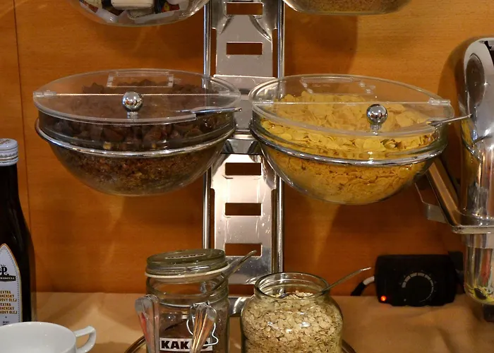 Felicity Garni Отель