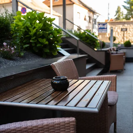 Hotel Felicity Garni Pressburg